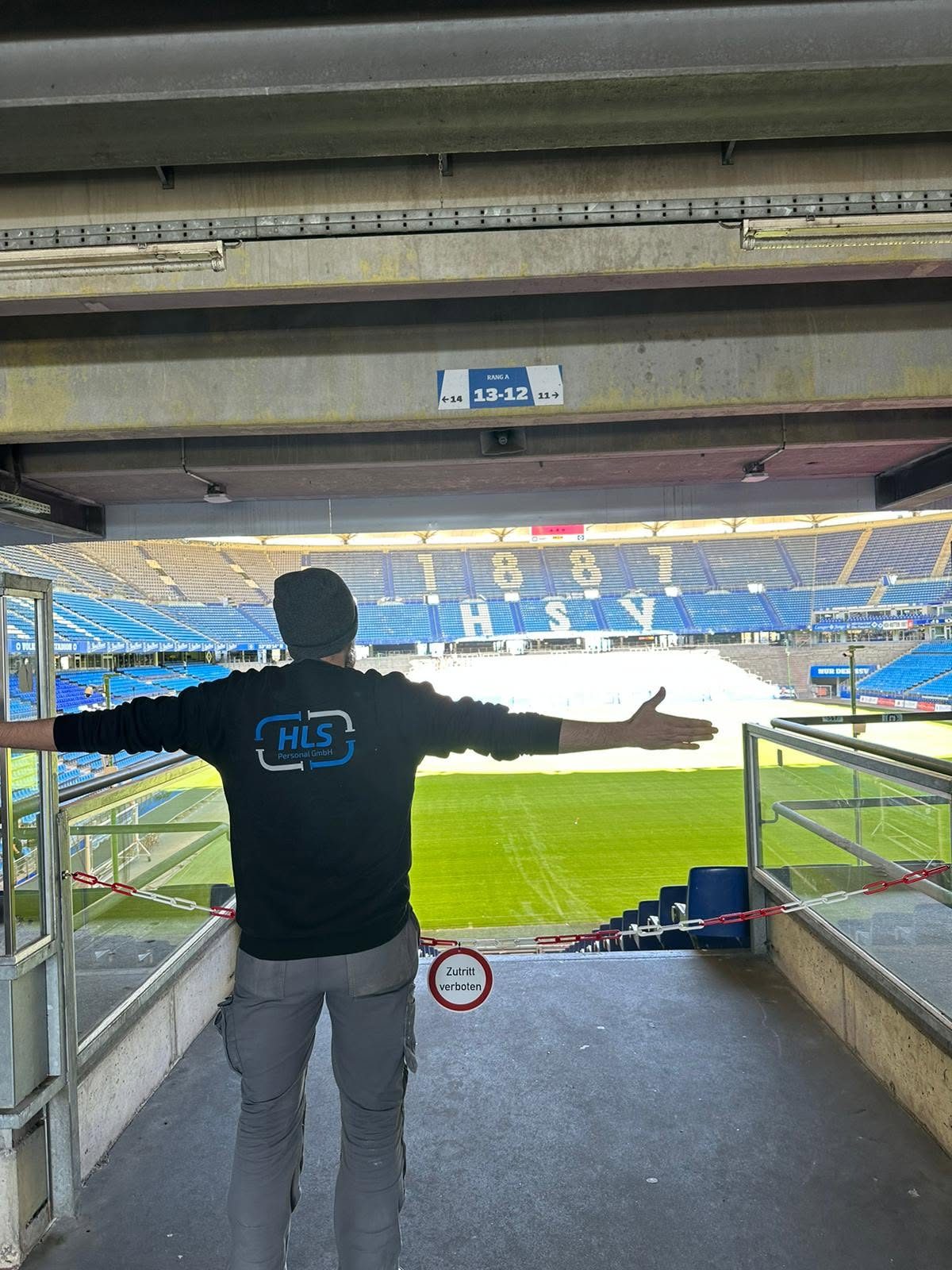 HLS-Kollege im Volksparkstadion in Hamburg